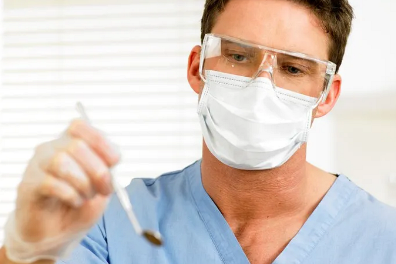 medical wearing glasses1